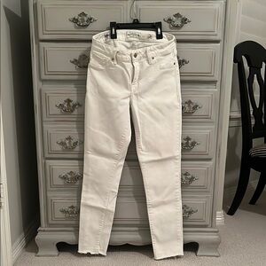 Lucky Brand White Skinny Jeans Sleek Design
